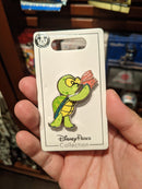 Olu Blowing Conch Pin